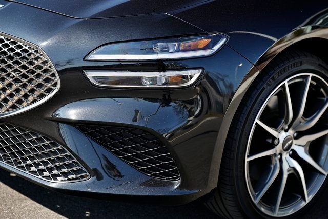 Used 2023 Genesis G70 2.0T image 12