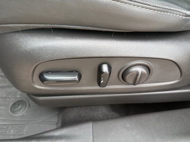 Used 2022 Buick Encore GX Essence w/ Experience Buick Package image 14