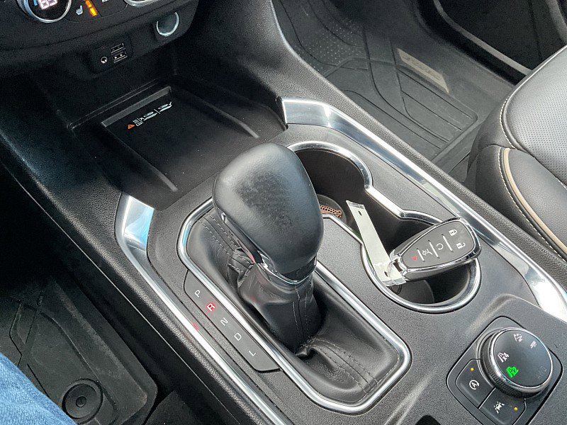 Used 2023 Chevrolet Traverse Premier image 28