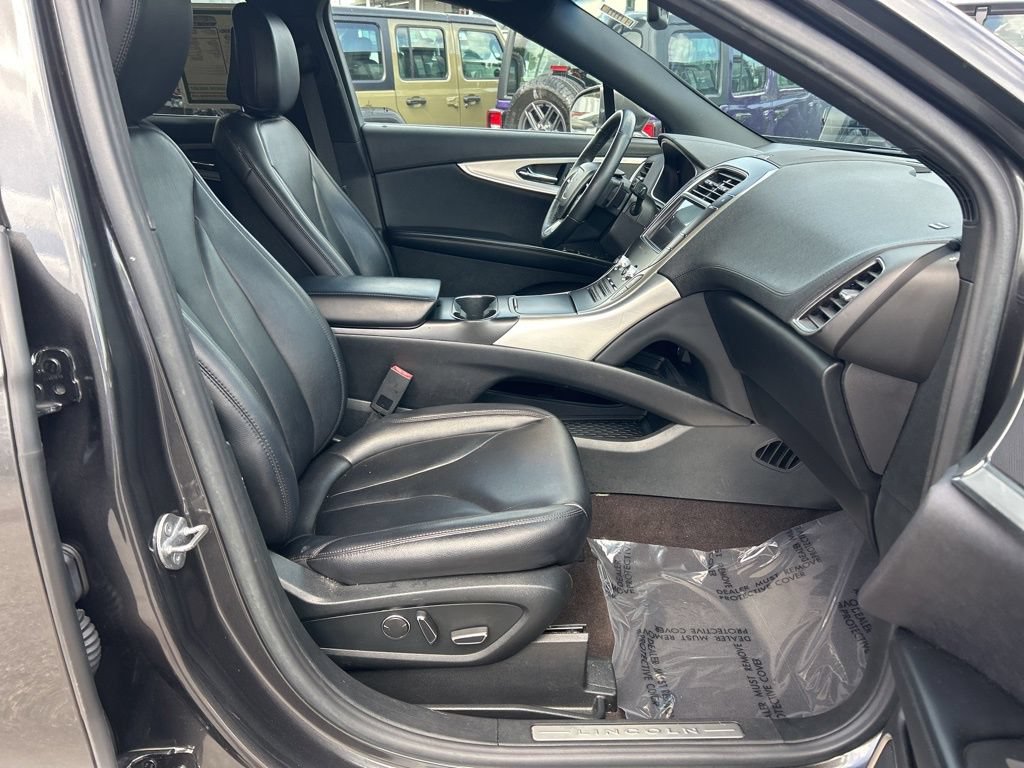 Used 2020 Lincoln Nautilus FWD image 24