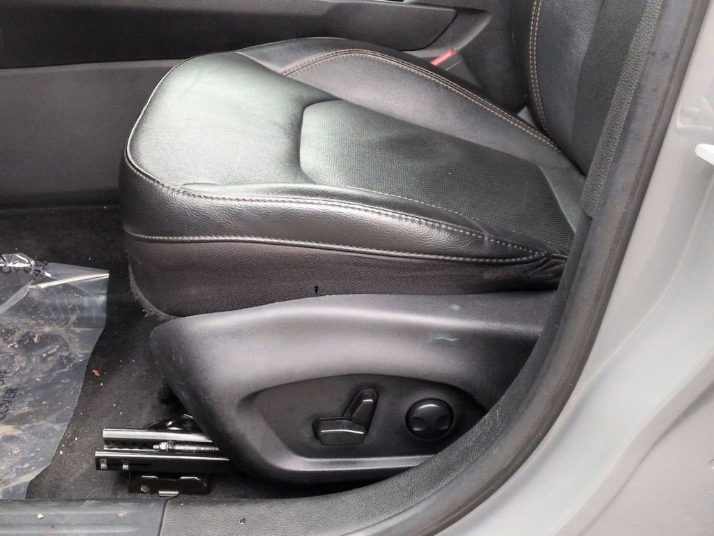 Used 2023 Jeep Compass Limited image 13