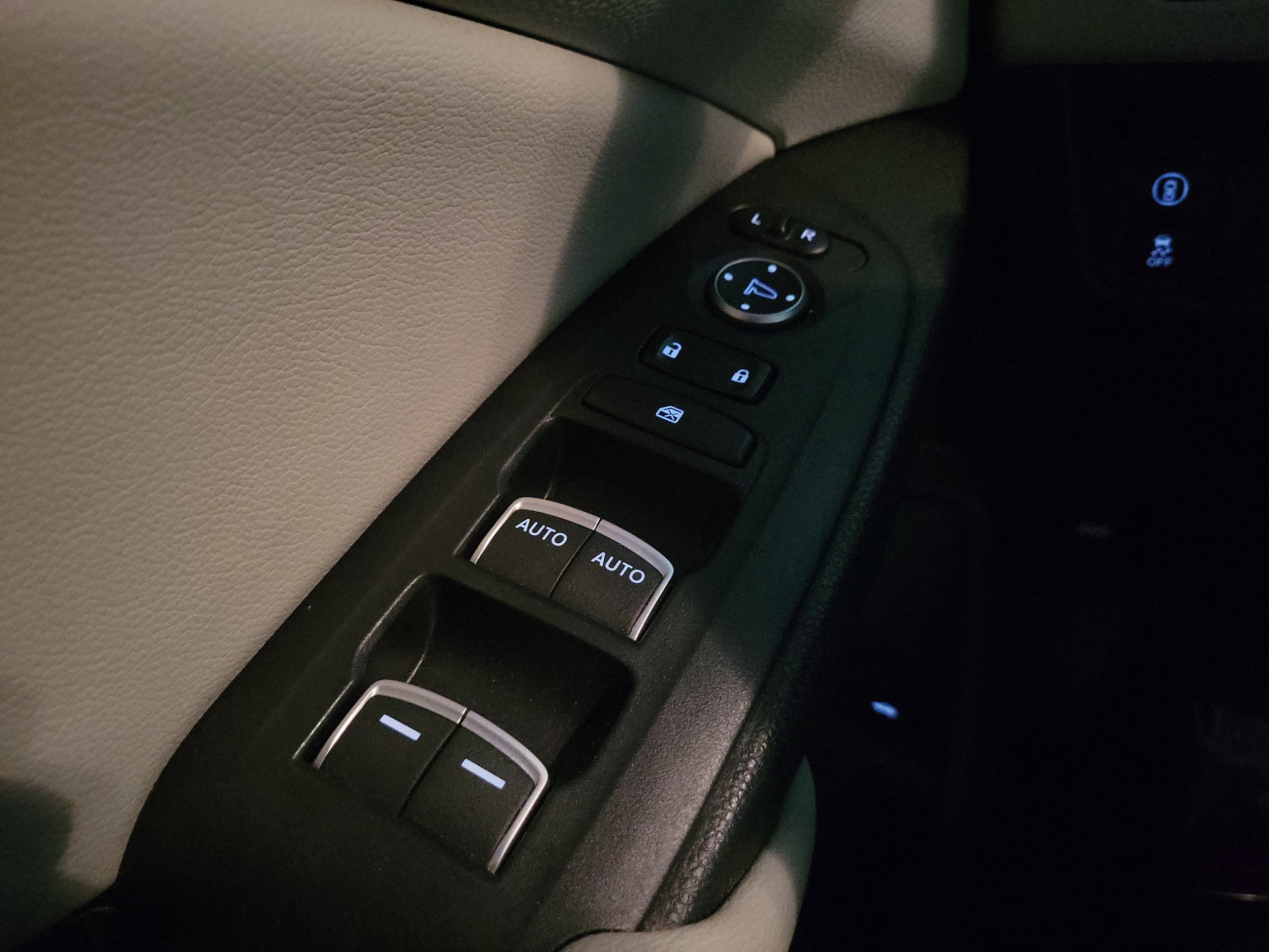 Used 2018 Honda Accord EX-L image 21