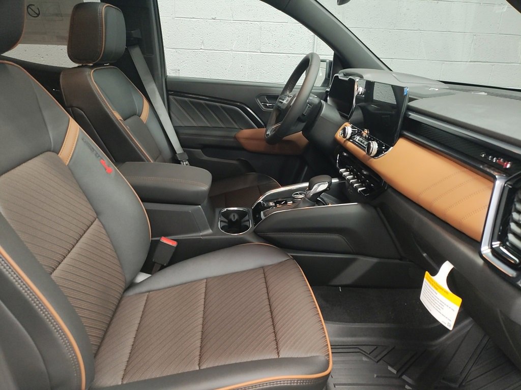 New 2026 GMC Canyon AT4 w/ Technology Plus Package image 7