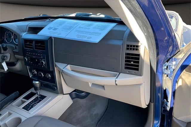 Used 2010 Jeep Liberty Sport image 15