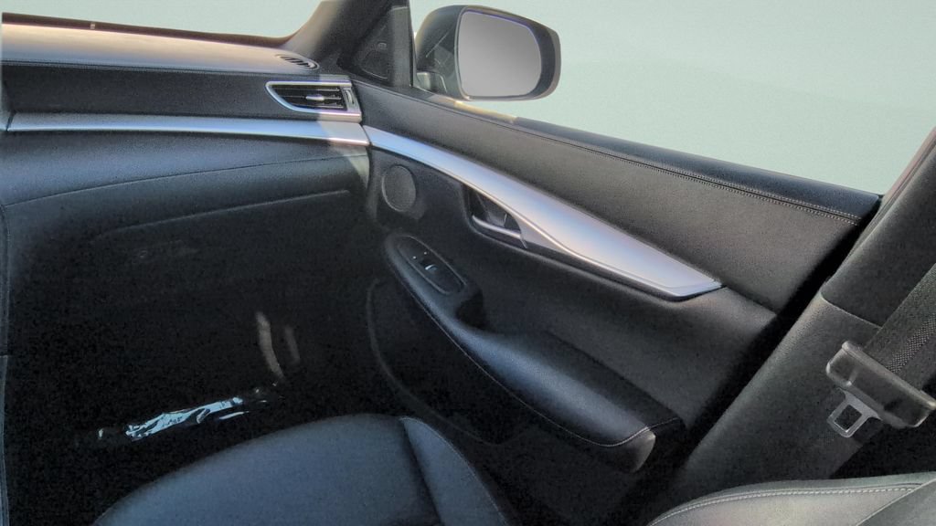 Used 2021 INFINITI QX50 Luxe w/ Appearance Package FWD image 13