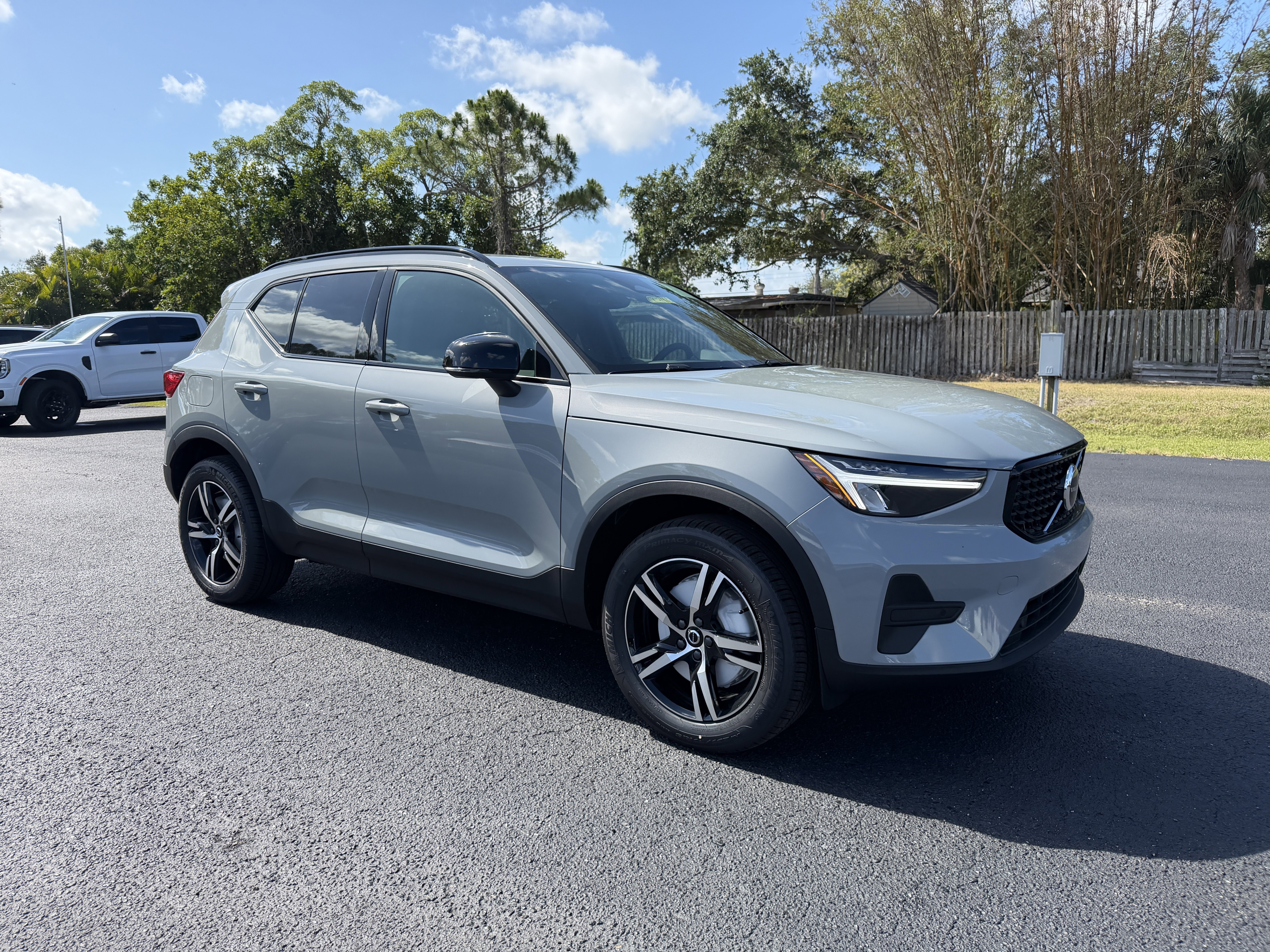 New 2026 Volvo XC40 B5 Core AWD/4WD video 1