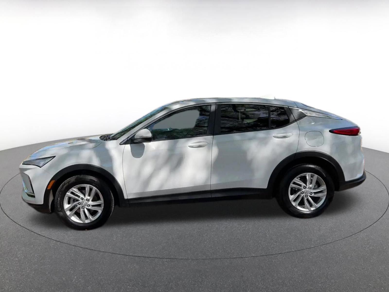 Used 2025 Buick Envista Preferred image 9