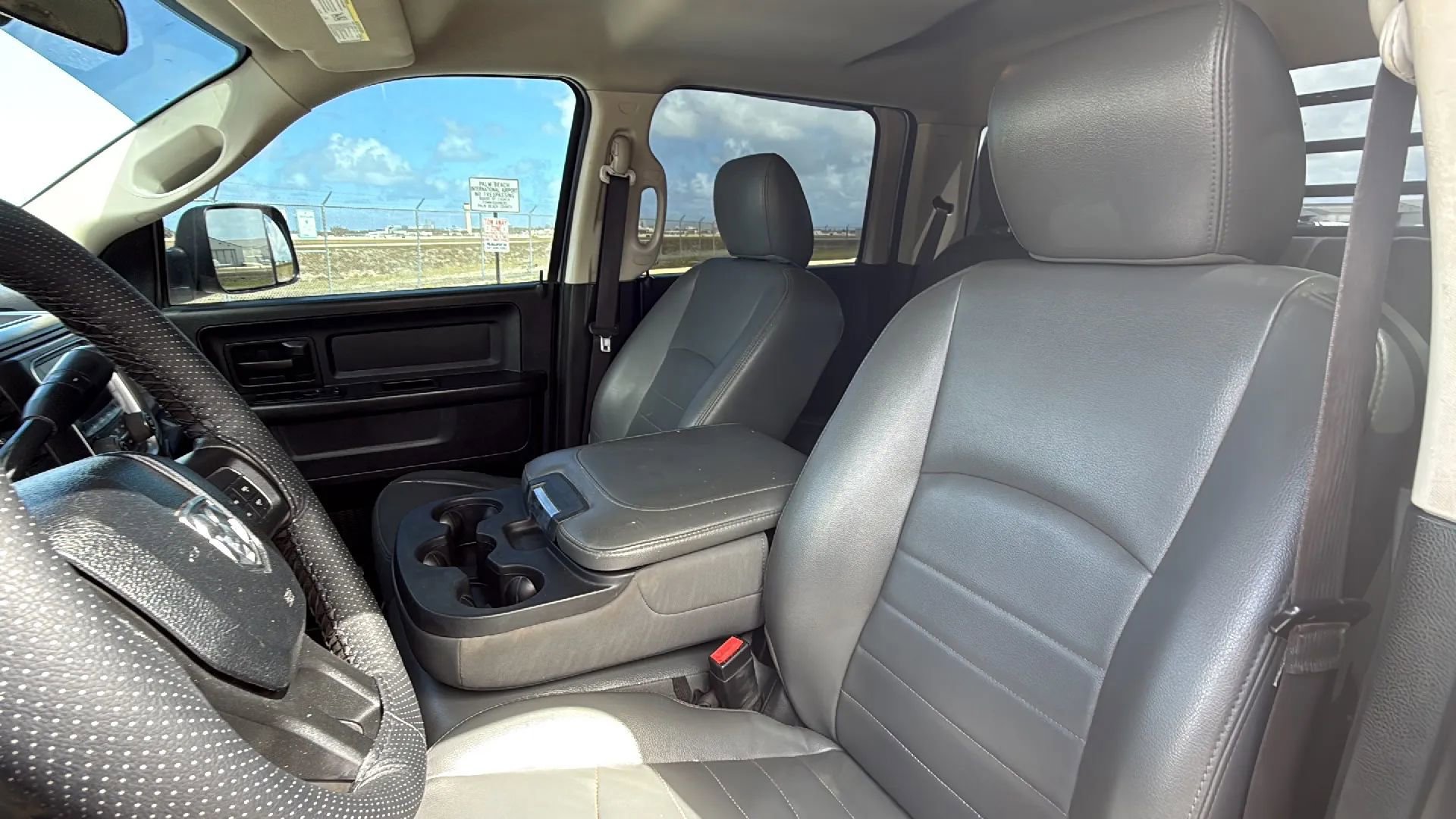 Used 2015 RAM 4500 Tradesman w/ Chrome Appearance Group image 16