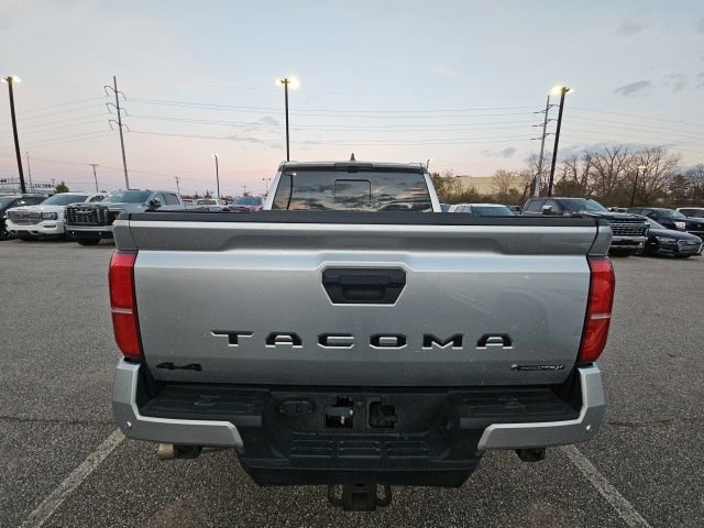 Used 2025 Toyota Tacoma TRD Off-Road image 33