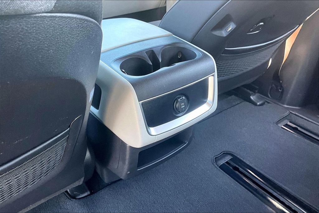 Used 2024 Kia Carnival LX FWD image 10