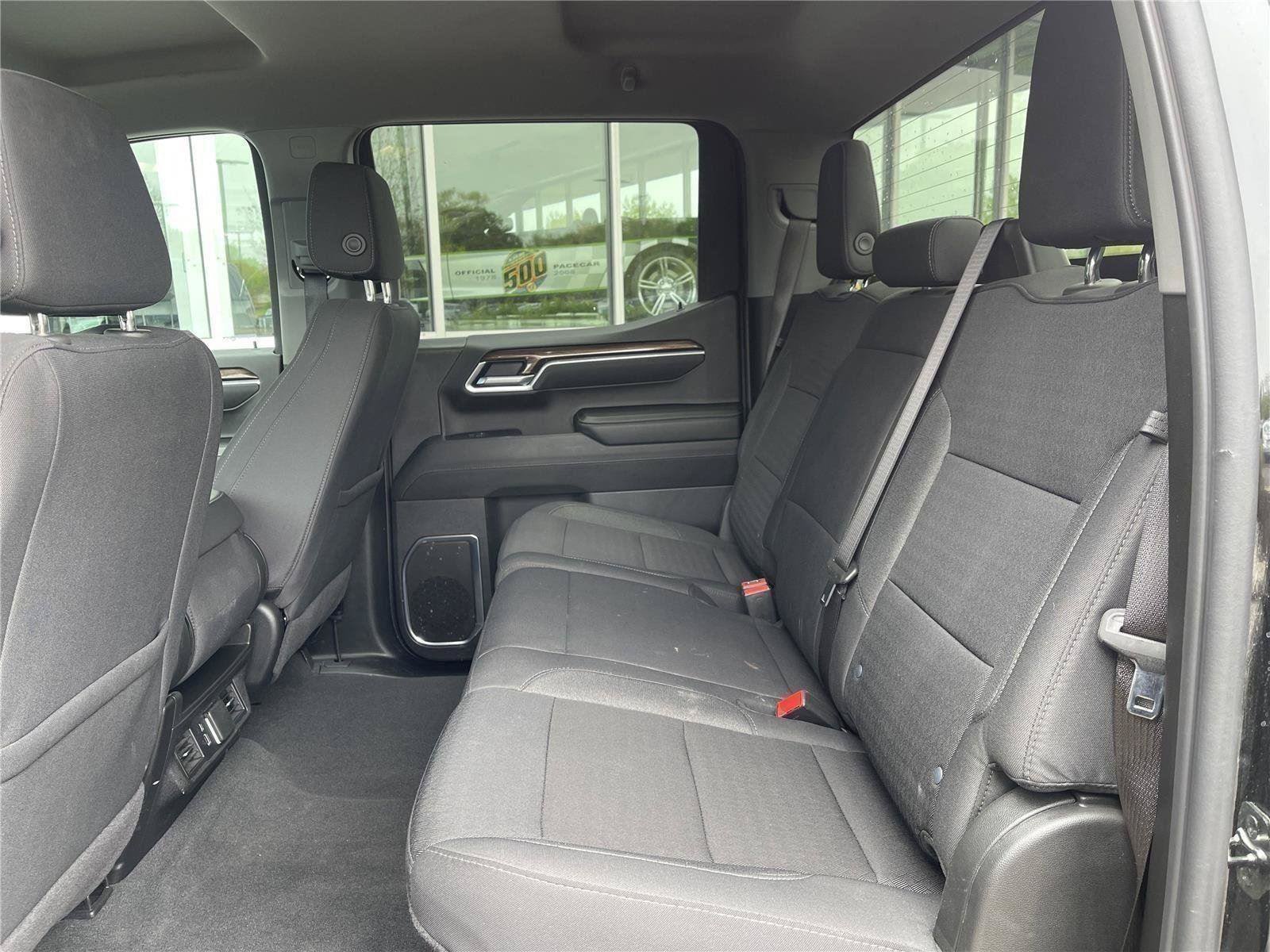 Used 2025 Chevrolet Silverado 1500 LT AWD/4WD image 37
