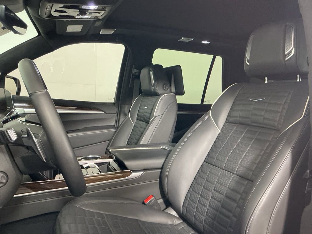 Used 2025 Cadillac Escalade Sport Platinum w/ LPO, ONYX Package image 22