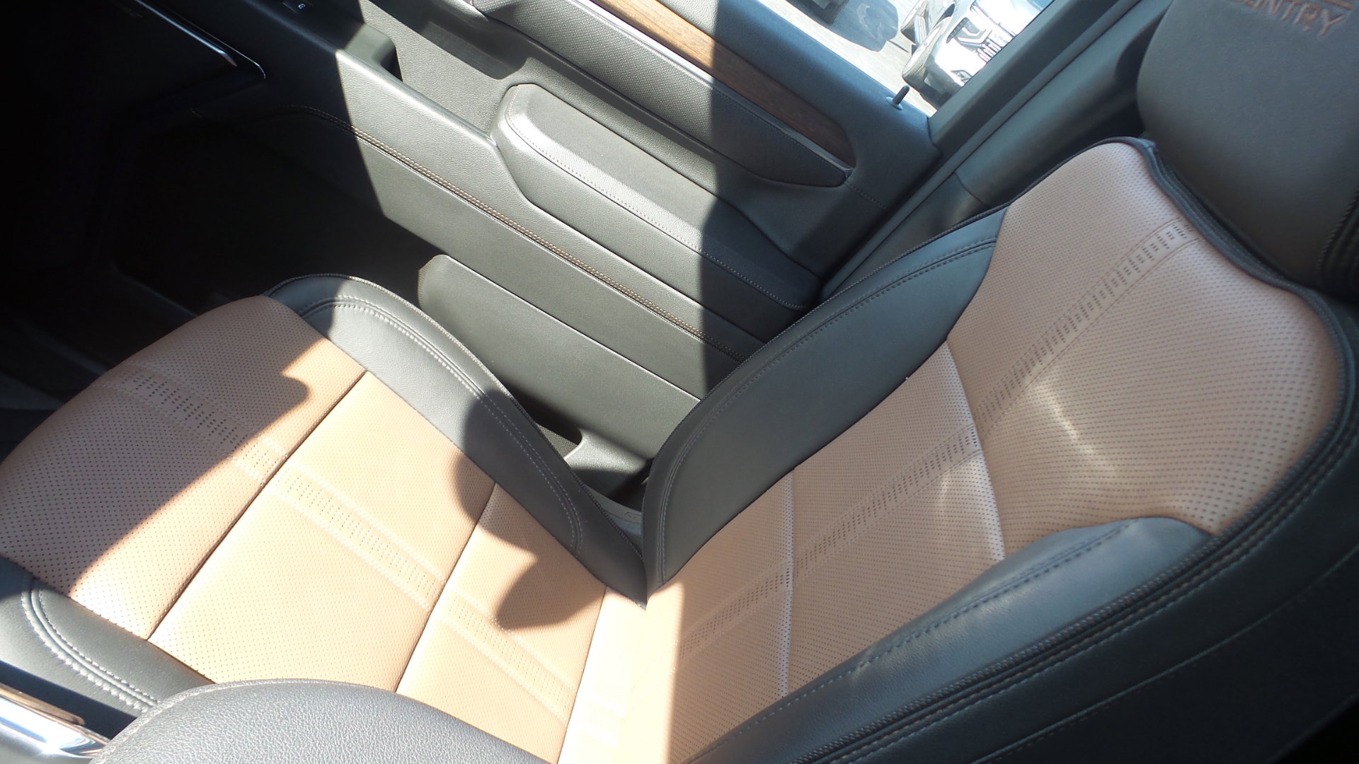 Used 2024 Chevrolet Silverado 2500 High Country image 19