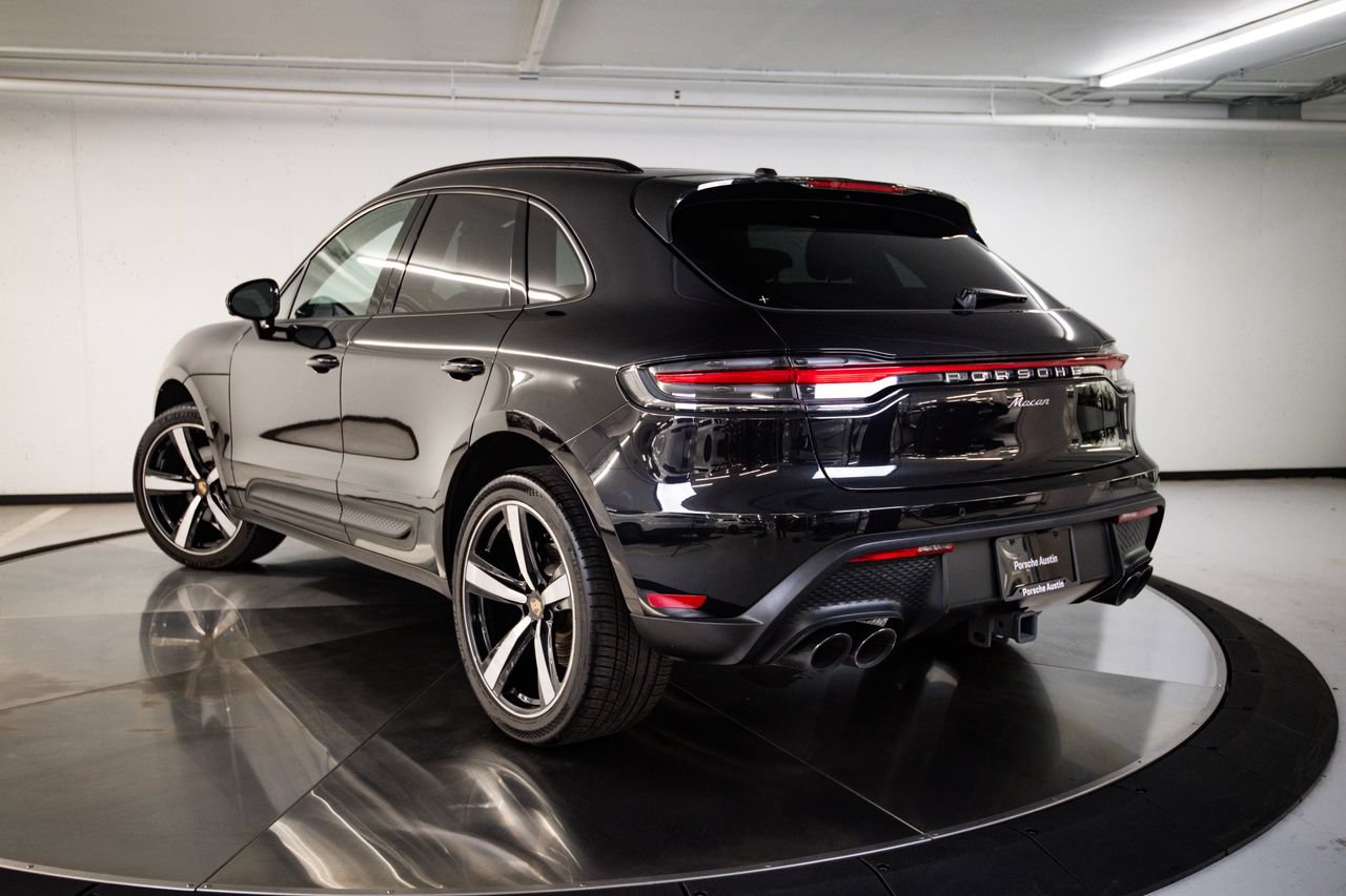 Certified 2023 Porsche Macan AWD/4WD image 3