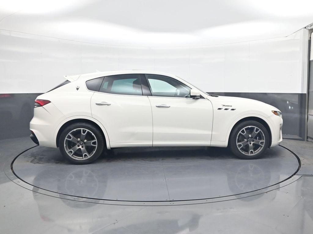 Used 2023 Maserati Levante Modena image 10