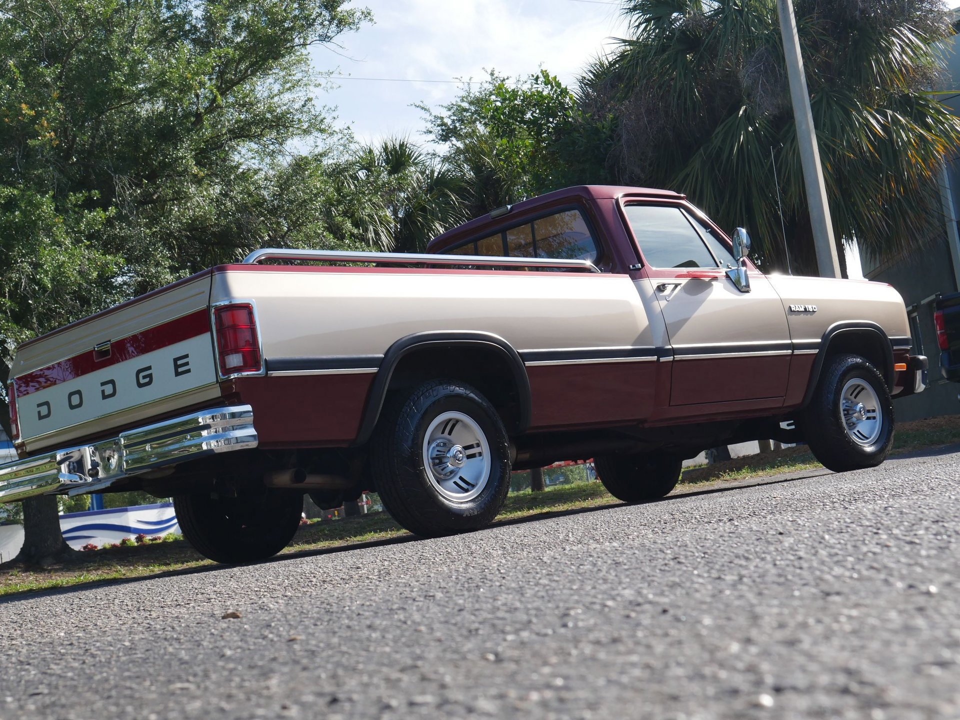 Used 1992 Dodge D/W Truck 150 RWD image 23