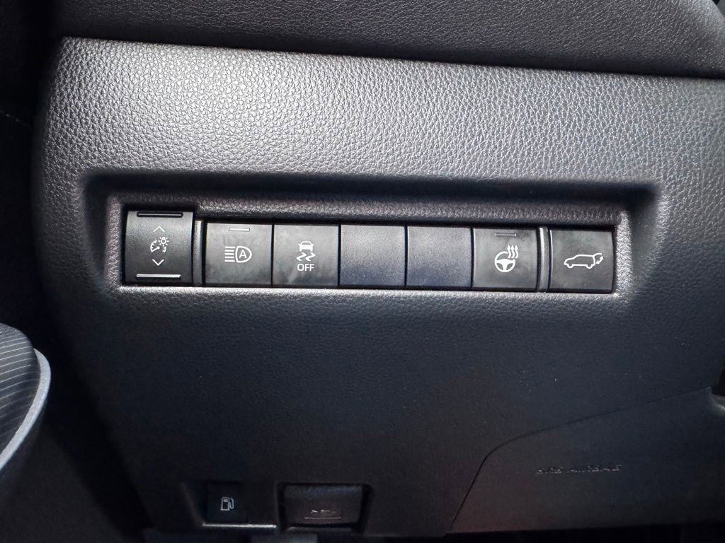 Used 2021 Toyota Venza XLE w/ Softex Package AWD/4WD image 34