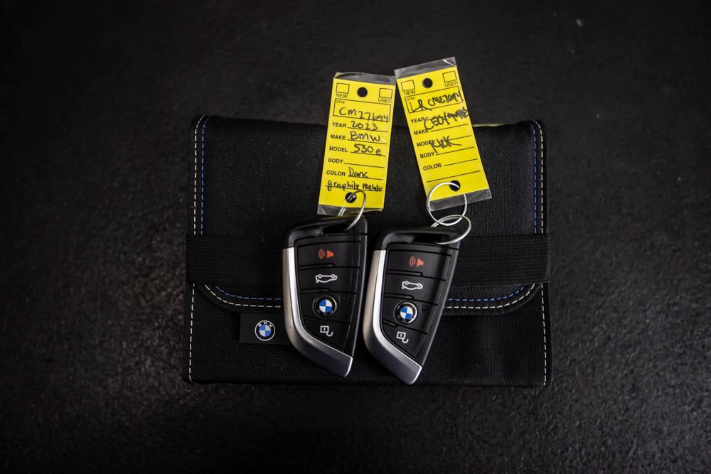 Used 2023 BMW 530e w/ Convenience Package RWD image 47