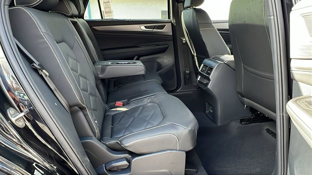 New 2026 Volkswagen Atlas Cross Sport SE image 12