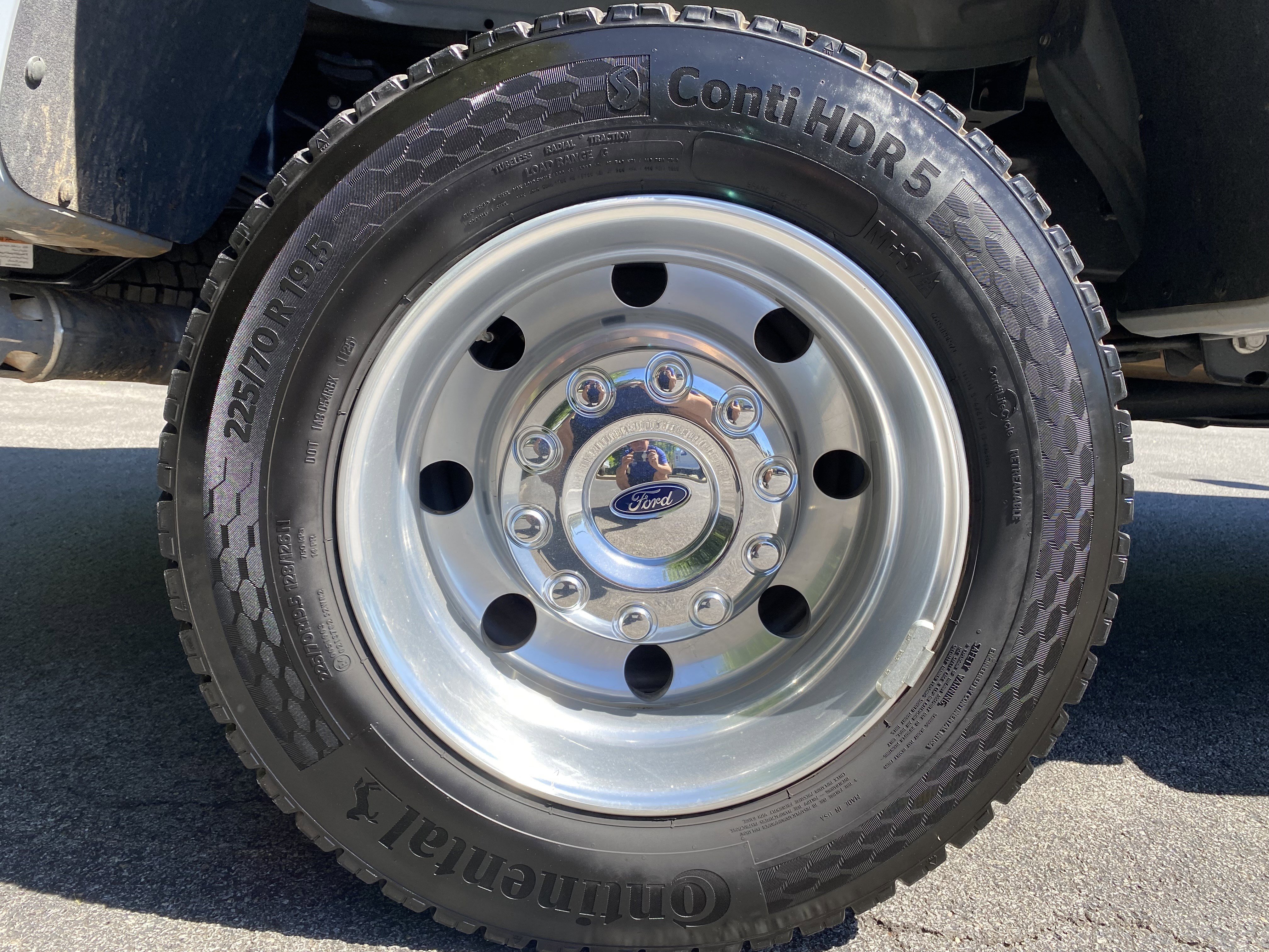 Used 2025 Ford F450 Platinum w/ FX4 Off-Road Package AWD/4WD image 49