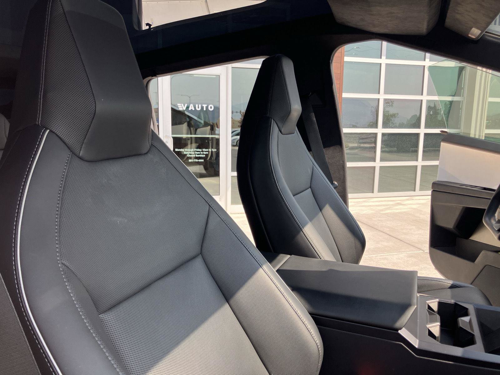 Used 2024 Tesla Cybertruck AWD Crew Cab image 24