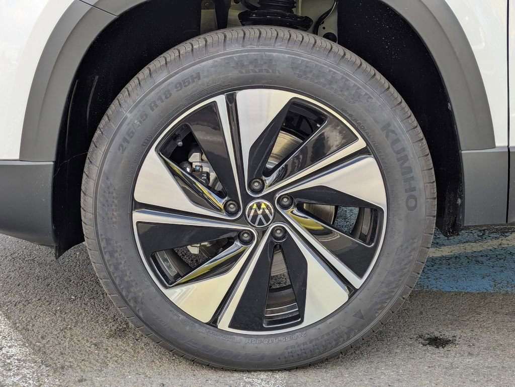 New 2026 Volkswagen Taos SE AWD/4WD image 38