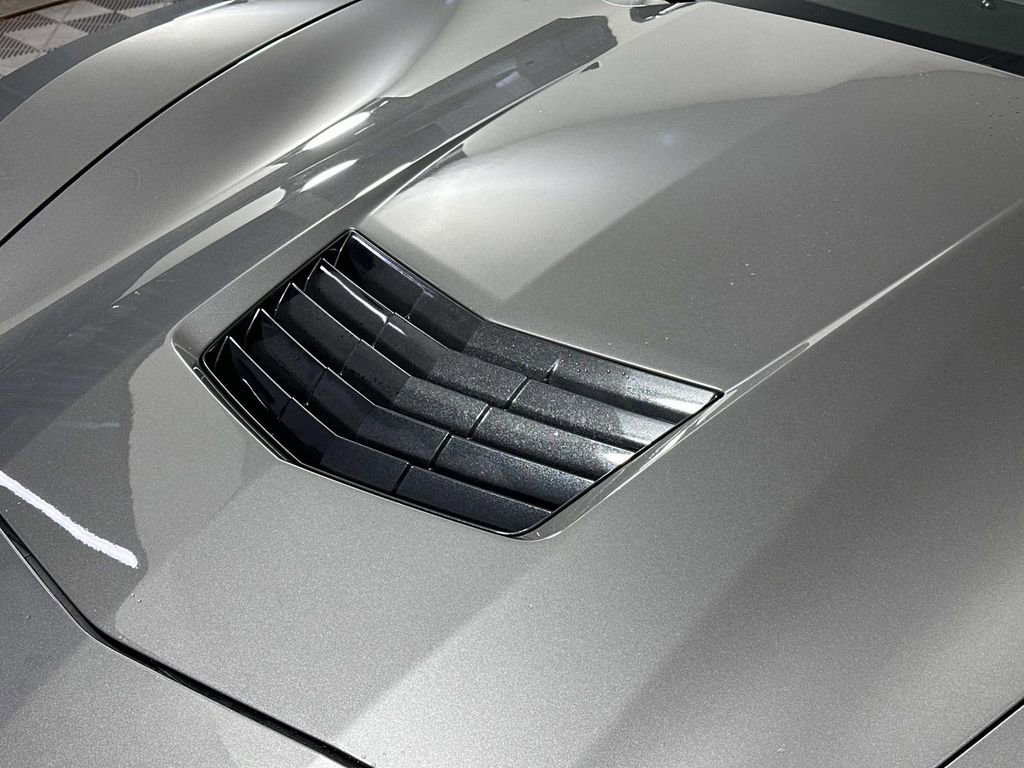 Used 2016 Chevrolet Corvette Stingray Coupe w/ Battery Protection Package image 9