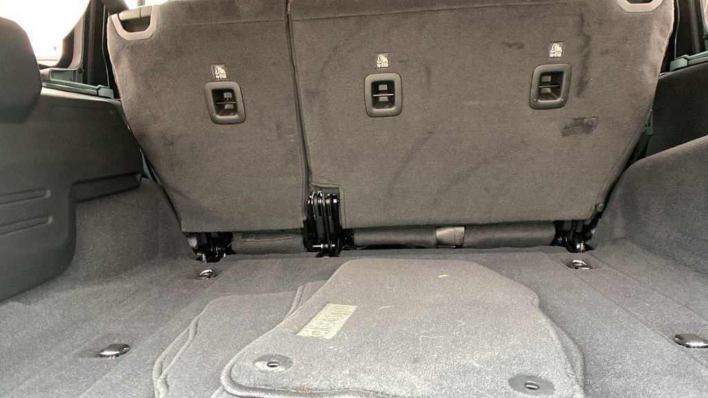 Used 2024 Jeep Wrangler Sahara w/ Safety Group image 31