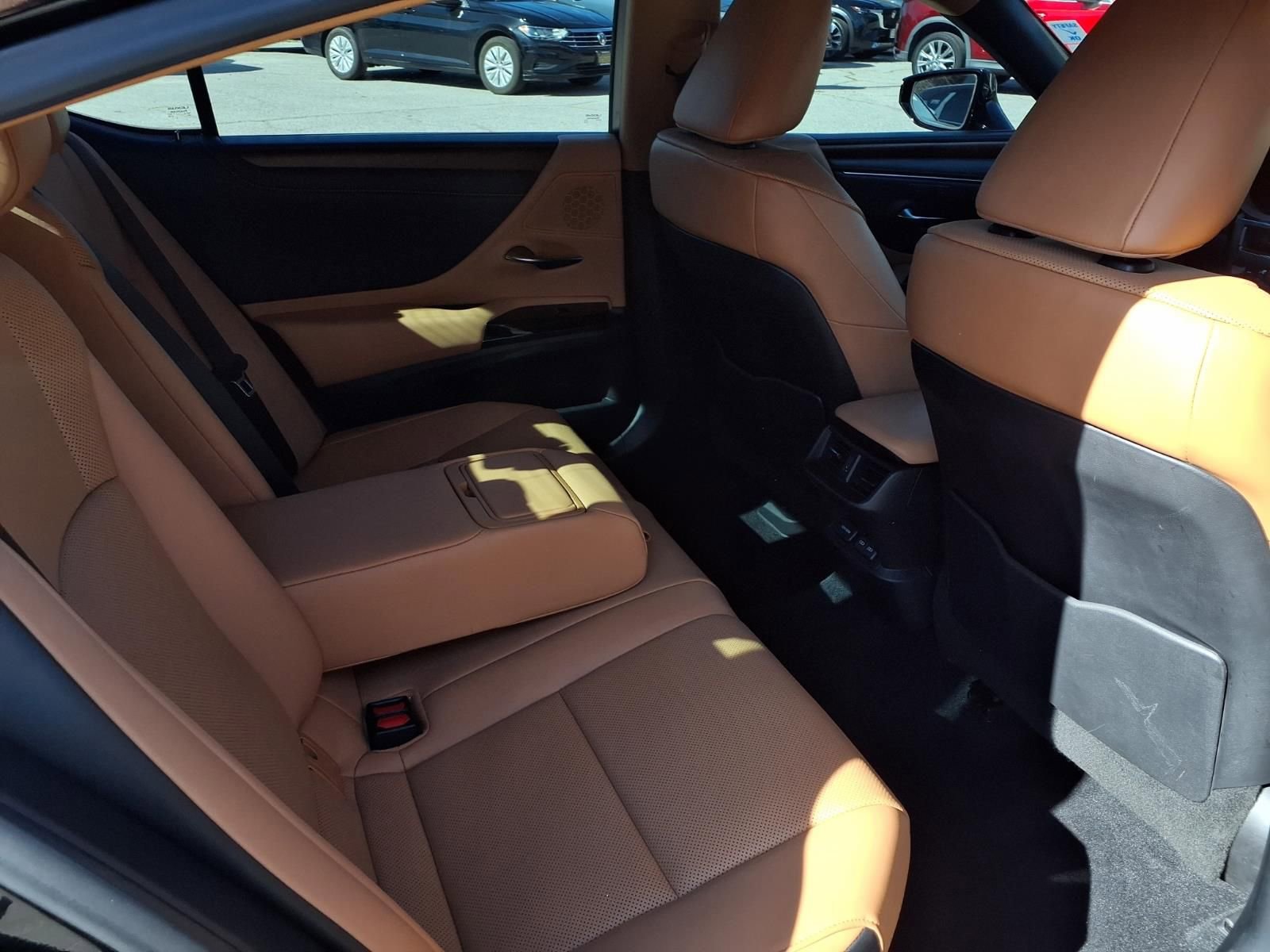 Used 2022 Lexus ES 300h w/ Premium Package image 21