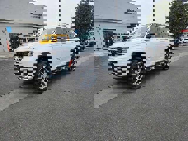 New 2025 Jeep Grand Cherokee L Limited image 3