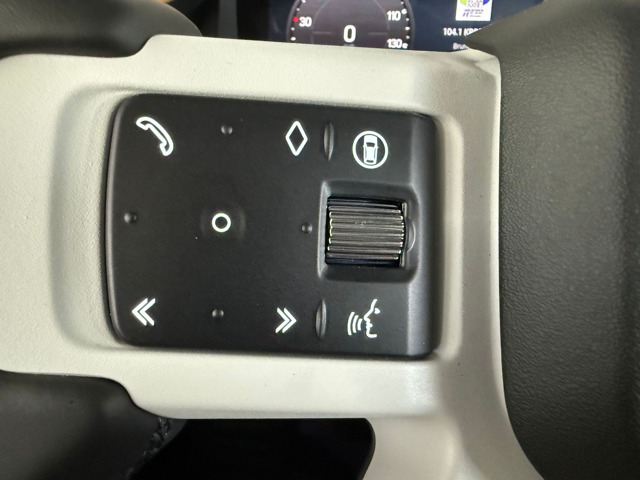 New 2026 Land Rover Defender 130 X-Dynamic SE AWD/4WD image 33