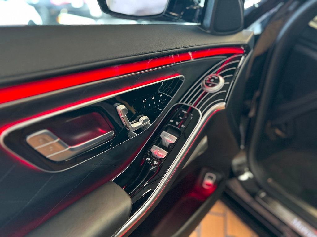 Used 2023 Mercedes-Benz S 580e 4MATIC Sedan w/ Warmth & Comfort Package image 17