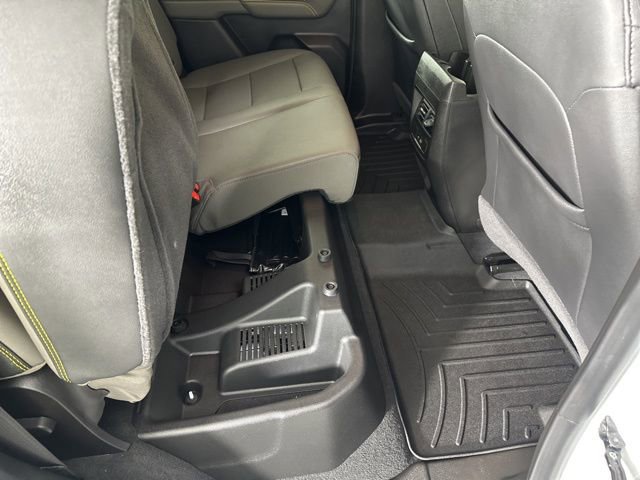 Used 2025 Chevrolet Colorado ZR2 w/ Midnight Edition image 18