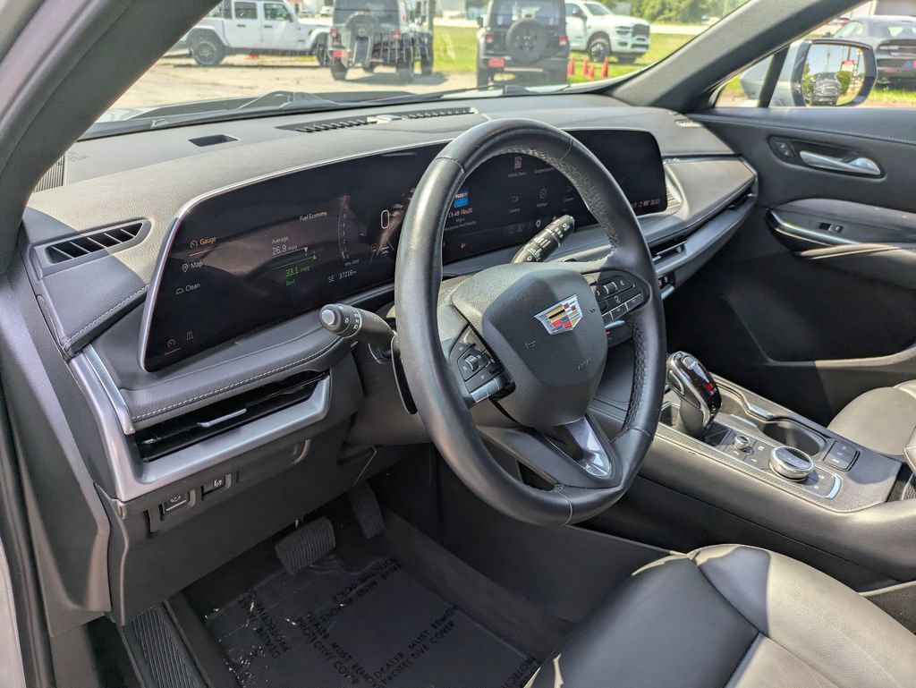 Used 2025 Cadillac XT4 Premium Luxury FWD image 15