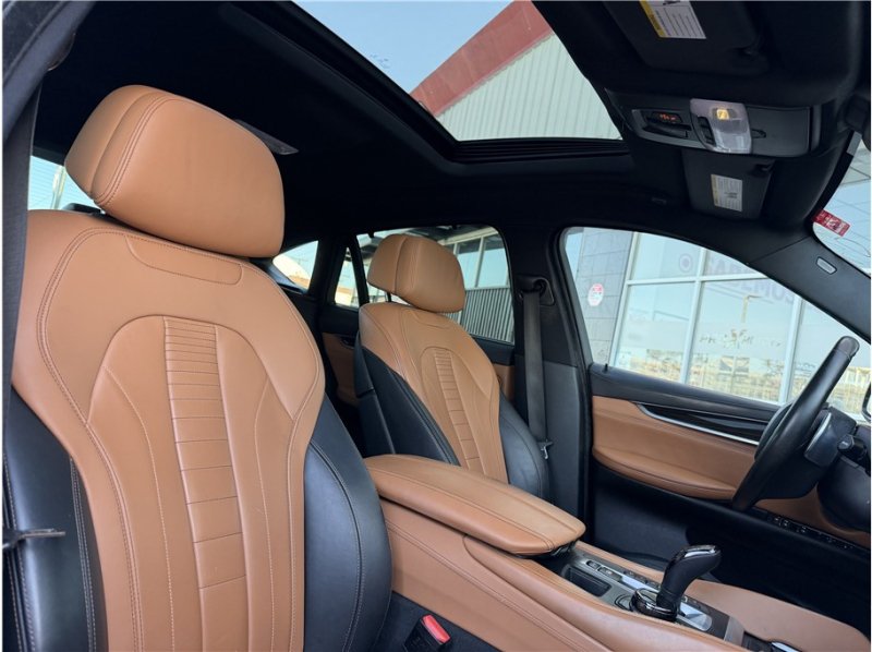 Used 2017 BMW X6 xDrive50i AWD/4WD image 32