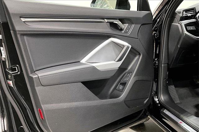 Certified 2025 Audi Q3 2.0T Premium w/ Convenience Package image 17