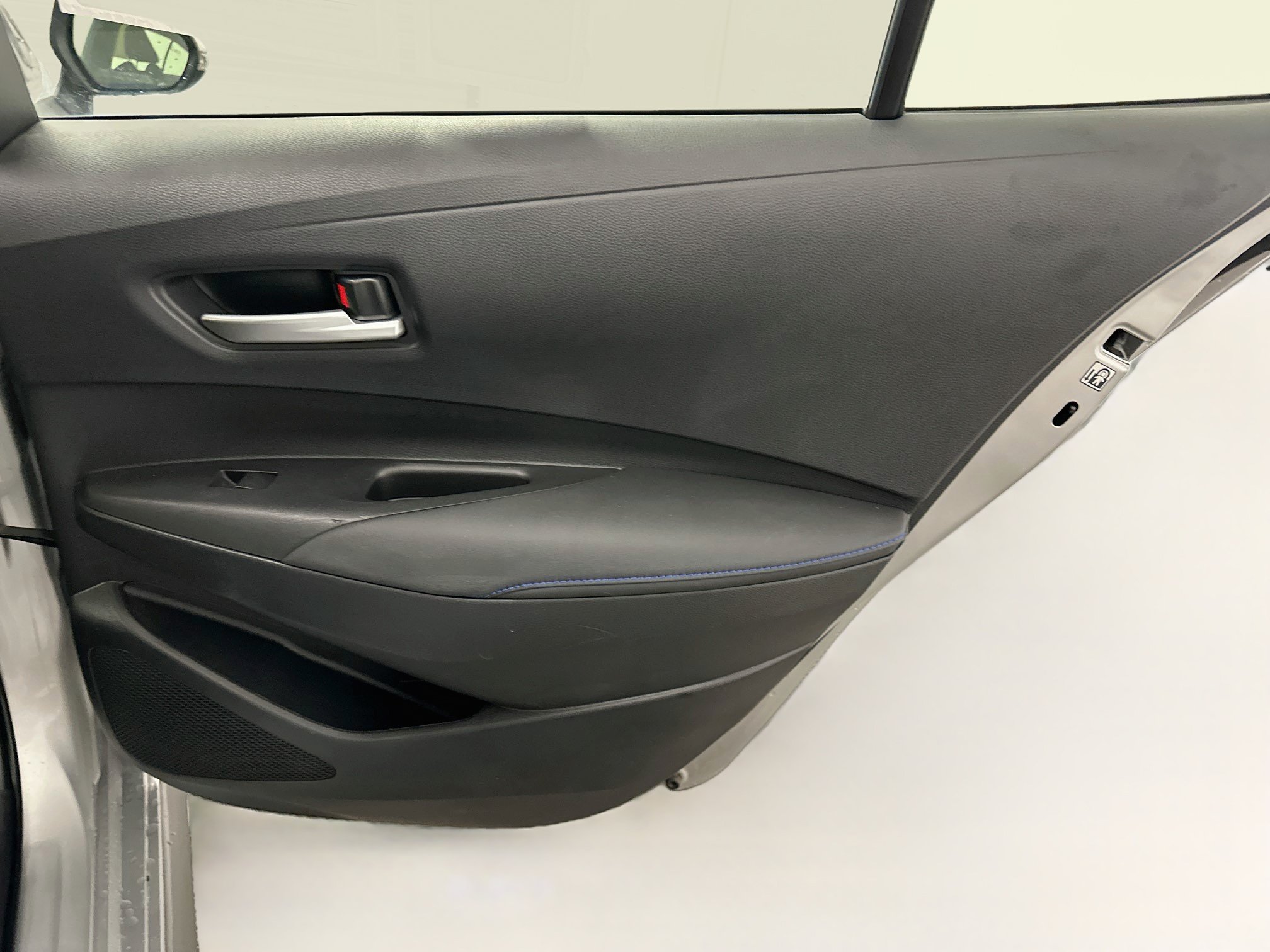 Used 2022 Toyota Corolla SE w/ SE Premium Package FWD image 31