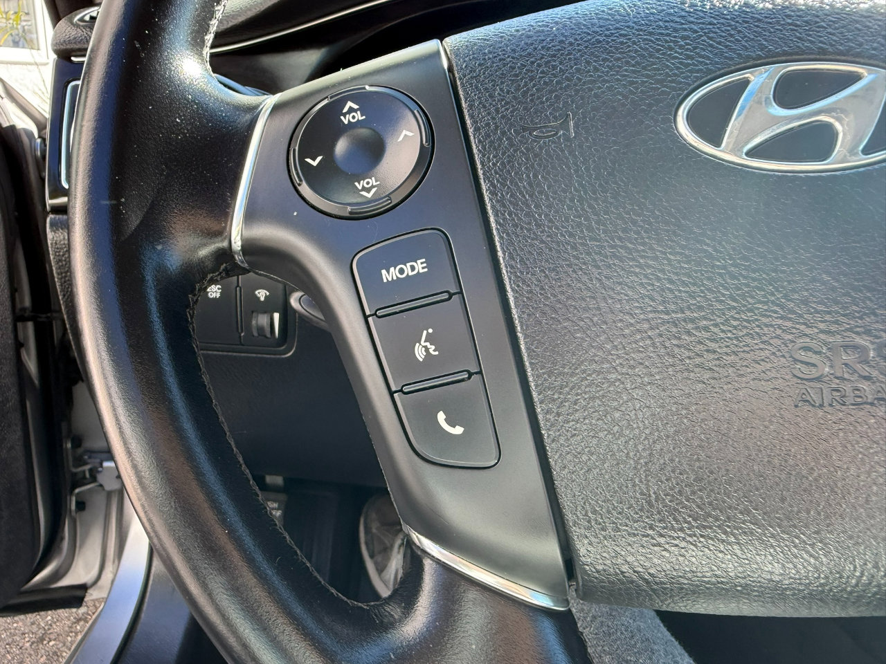 Used 2013 Hyundai Genesis 3.8 image 33