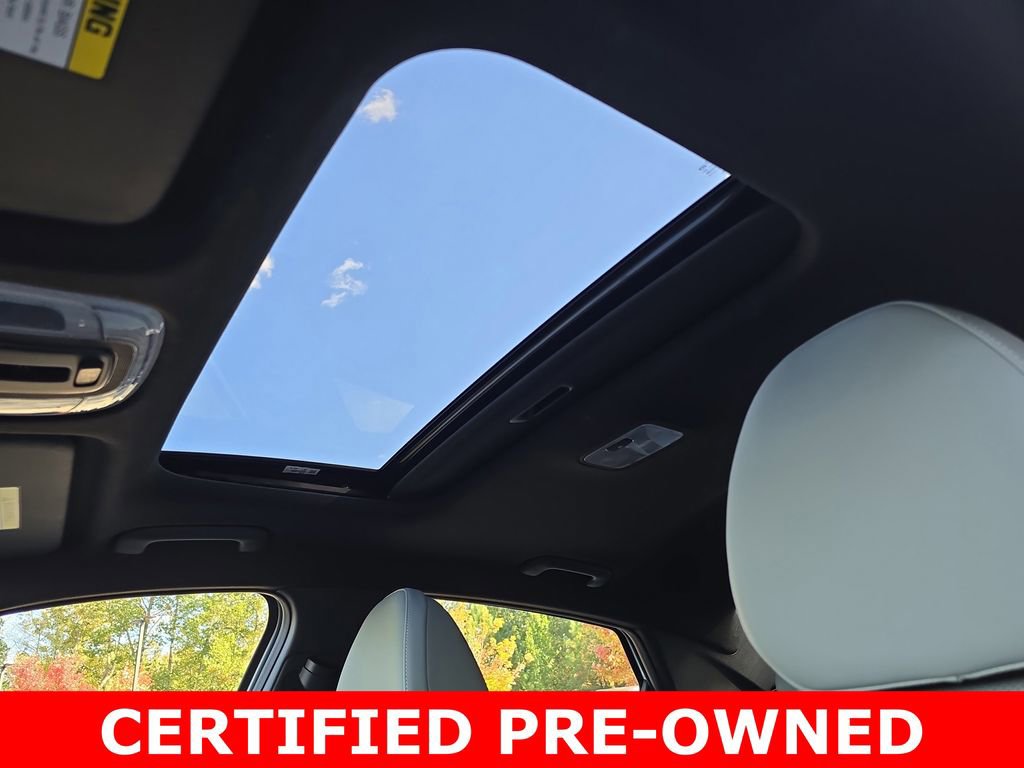 Used 2025 Hyundai Elantra Limited image 30