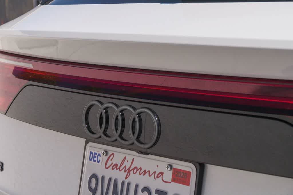 Used 2023 Audi Q8 Premium Plus w/ Premium Plus Package AWD/4WD image 11