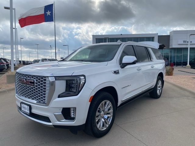 Used 2022 GMC Yukon XL Denali image 1