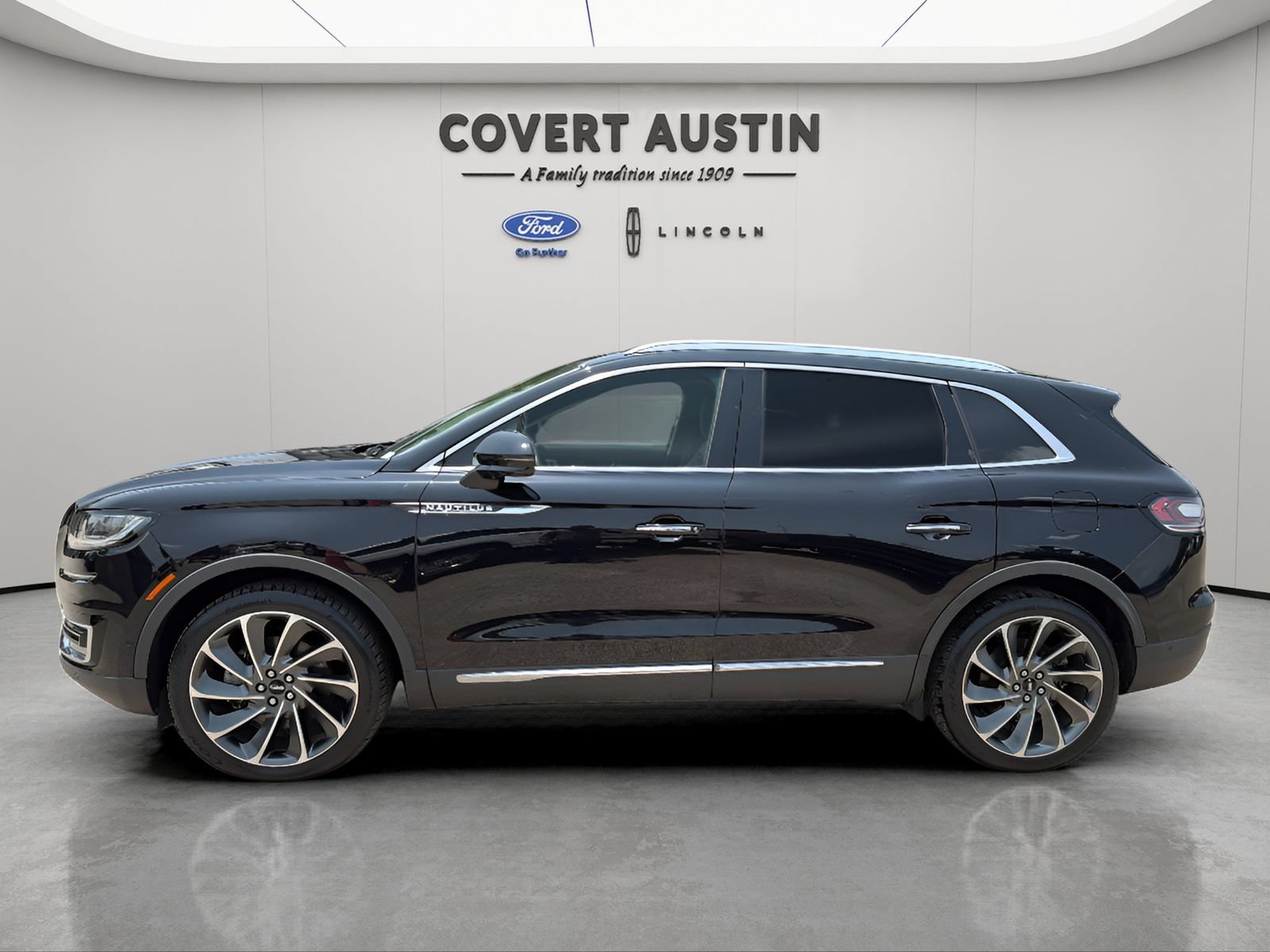 Certified 2020 Lincoln Nautilus Reserve w/ Equipment Group 202A AWD/4WD image 2