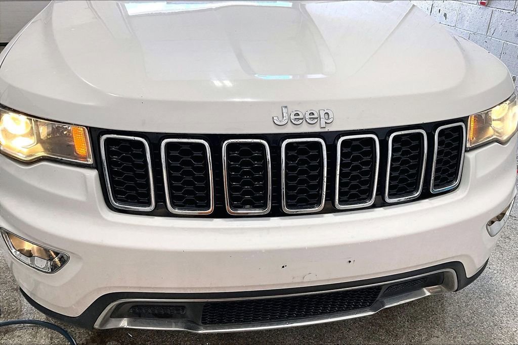 Used 2021 Jeep Grand Cherokee Limited w/ Luxury Group II image 33