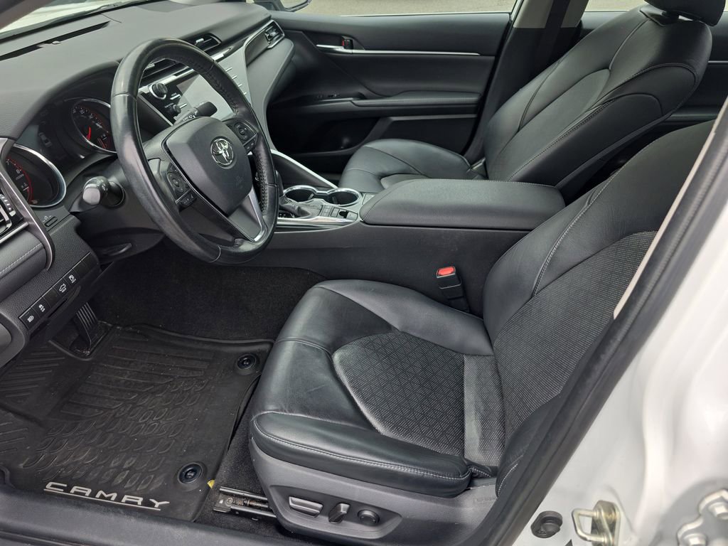 Used 2019 Toyota Camry XSE FWD image 8