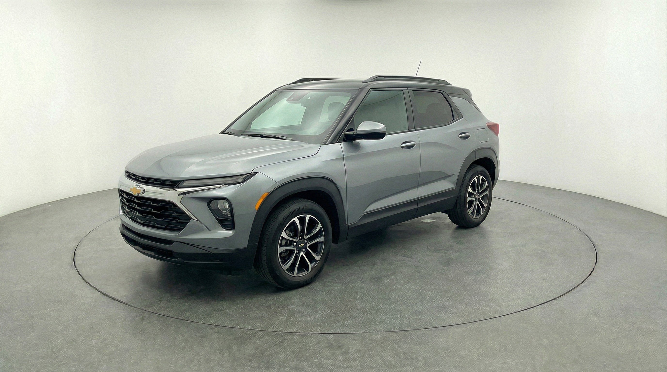 Used 2025 Chevrolet TrailBlazer LT image 3