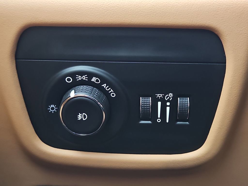 Used 2024 Jeep Grand Cherokee L Summit image 36