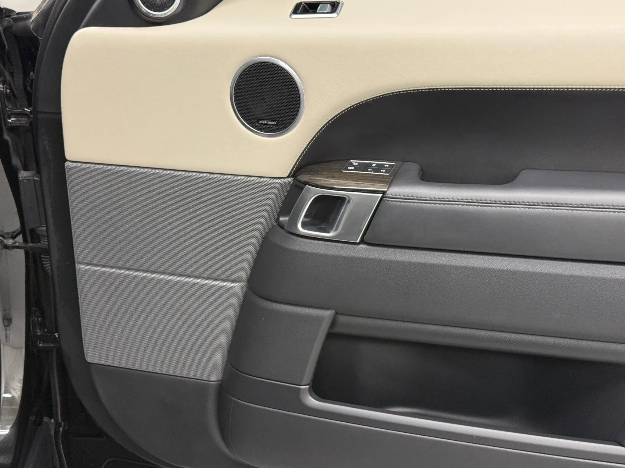 Used 2019 Land Rover Range Rover Sport HSE Dynamic image 18