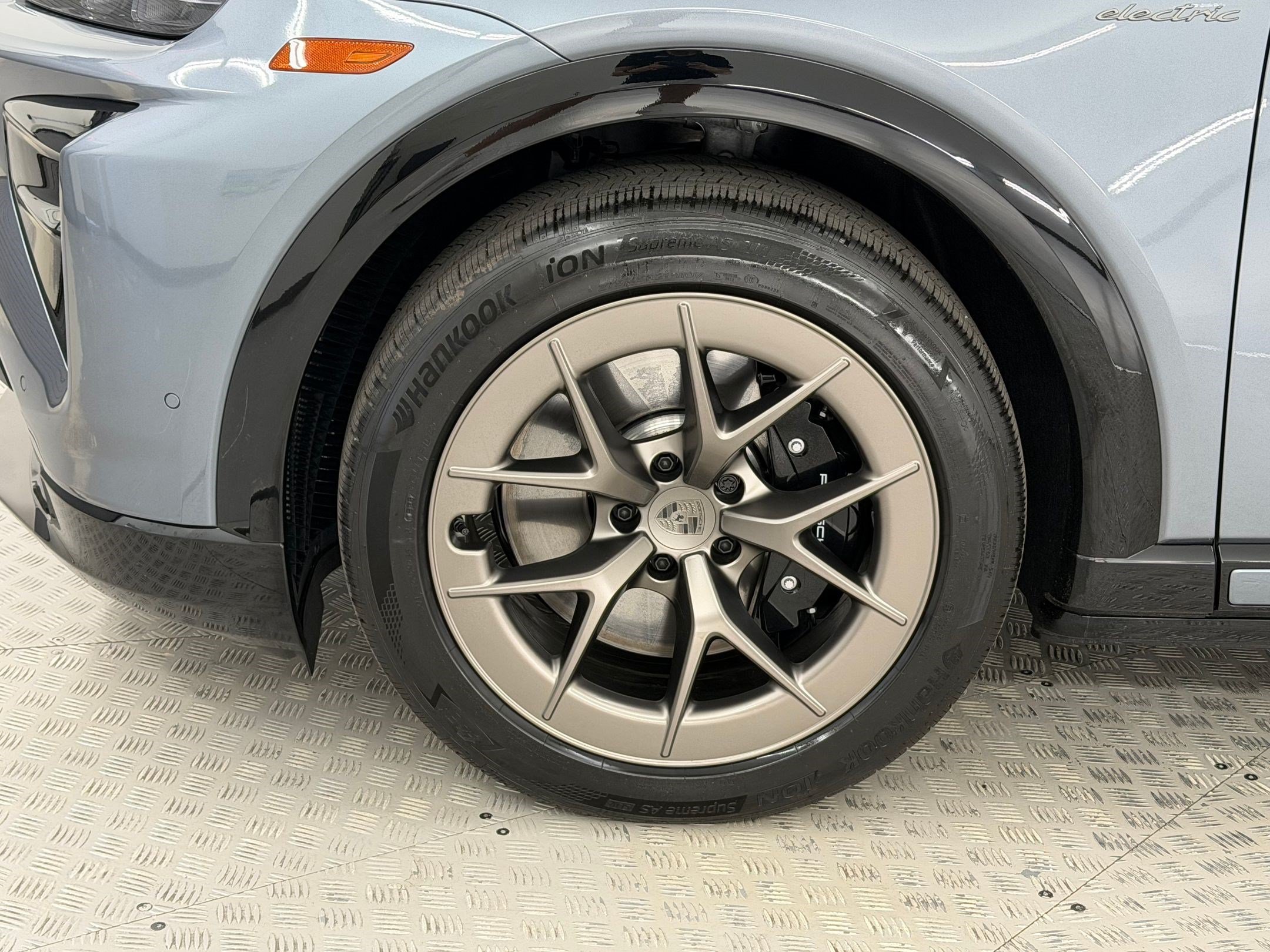 New 2026 Porsche Cayenne Turbo AWD/4WD image 13