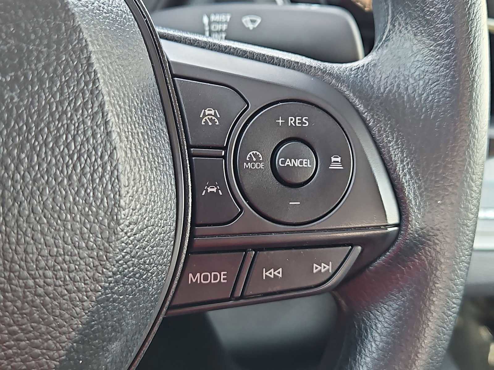 Used 2025 Toyota Corolla LE image 23