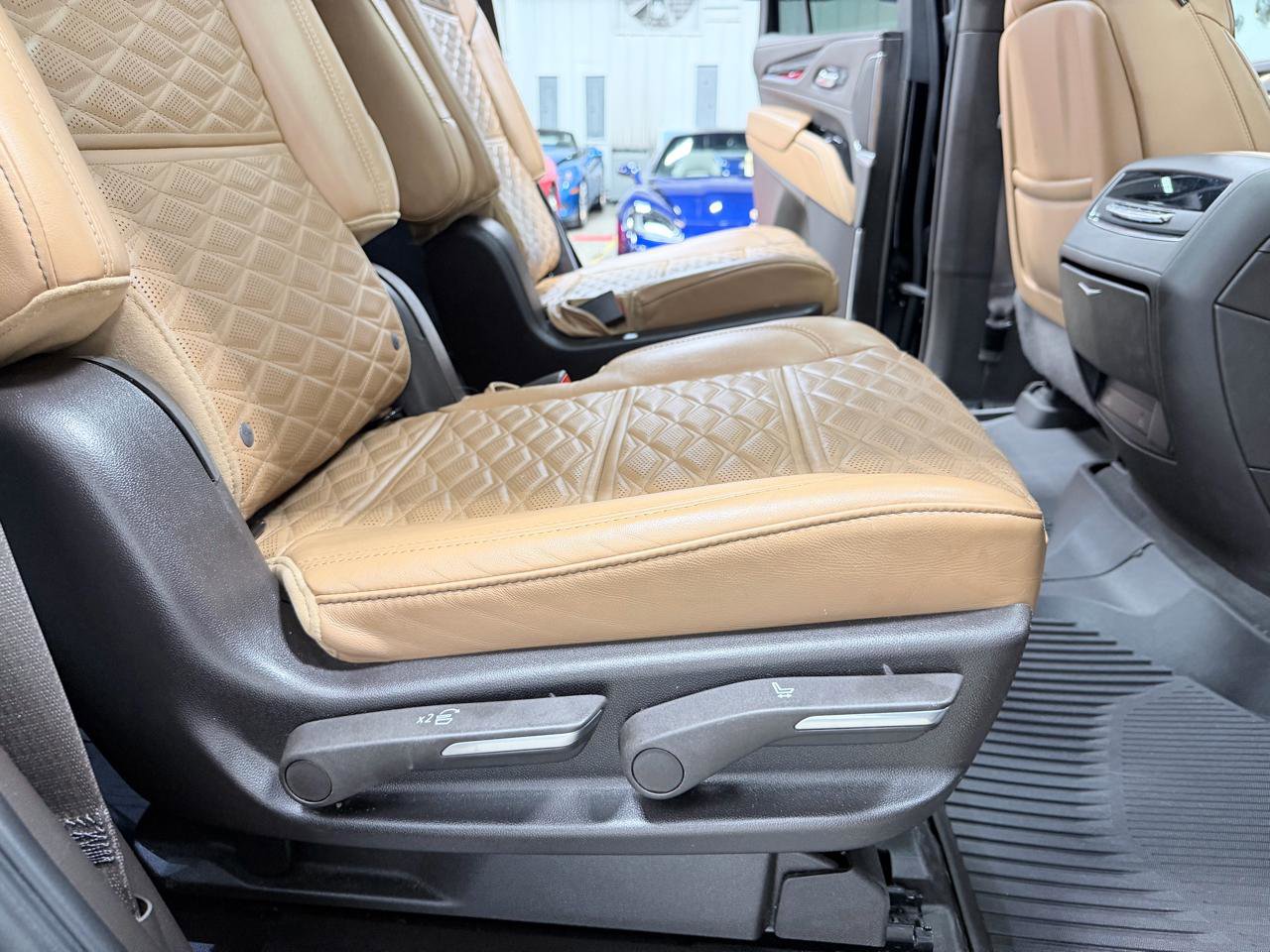 Used 2022 Cadillac Escalade Sport w/ Touring Package AWD/4WD image 37